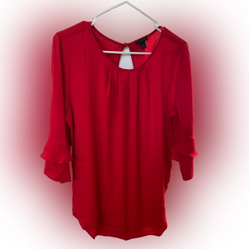 Women’s Ann Taylor 3/4 length blouse. Red. Size M. Like new.